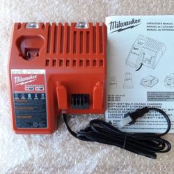 Milwaukee 18v / 12v Rapid Charger 