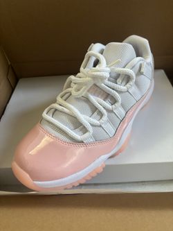 Women’s Air Jordan 11 Retro Low 6.5