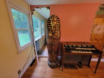 King Tut Life Size Sarcophagus Cabinet By Design Toscano