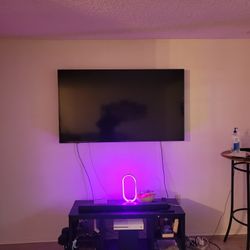 65 INCH Insgnia  TV With Wall MOUNT