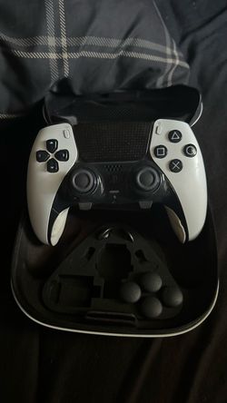 PS5 DualSense Edge controller