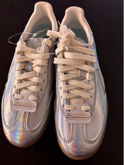 Sketchers shoes size 7 women, brand new