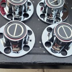 1983 - --1997 Ford Ranger, Bronco 2, Explorer, Aerostar , Factory Center Caps