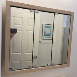 Mirrored Medicine cabinet 