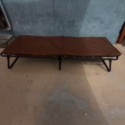 Coleman camping large bed foldable