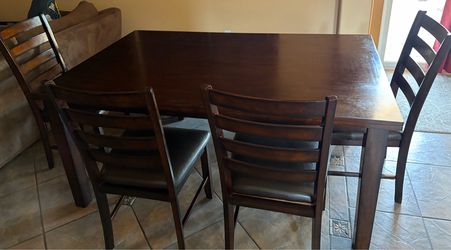 Kitchen table