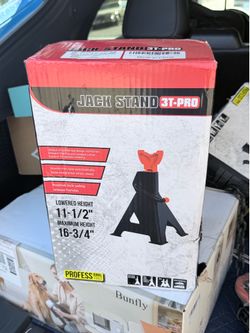 Professional Tools 3 Ton jack stand set.