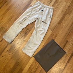 Essential Uncuffed Sweats
