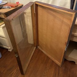 Jewelry display case