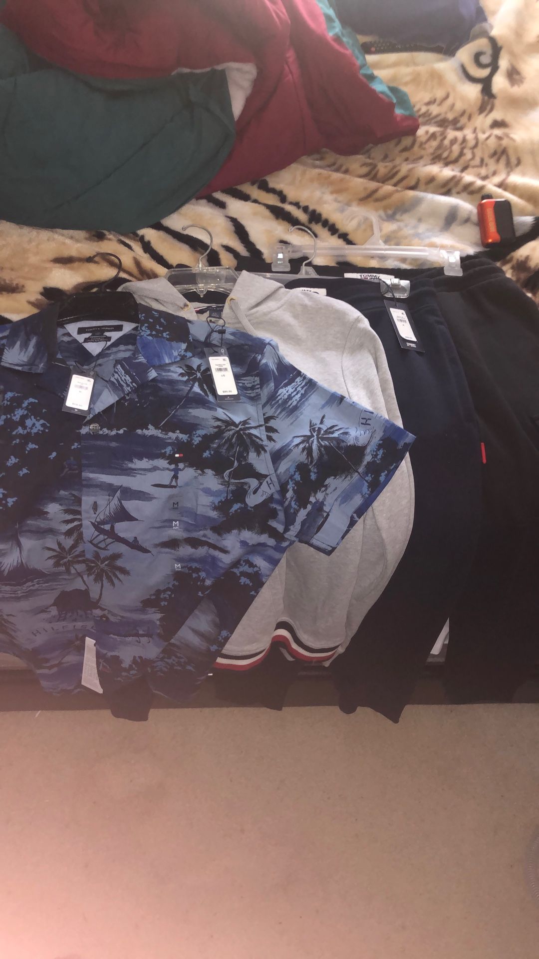 TOMMY HILFIGER BRAND NEW