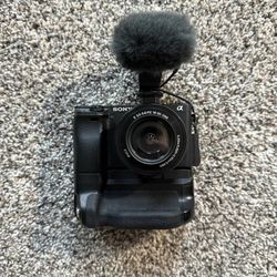 Sony A6400 Mirrorless Camera - Barely Used
