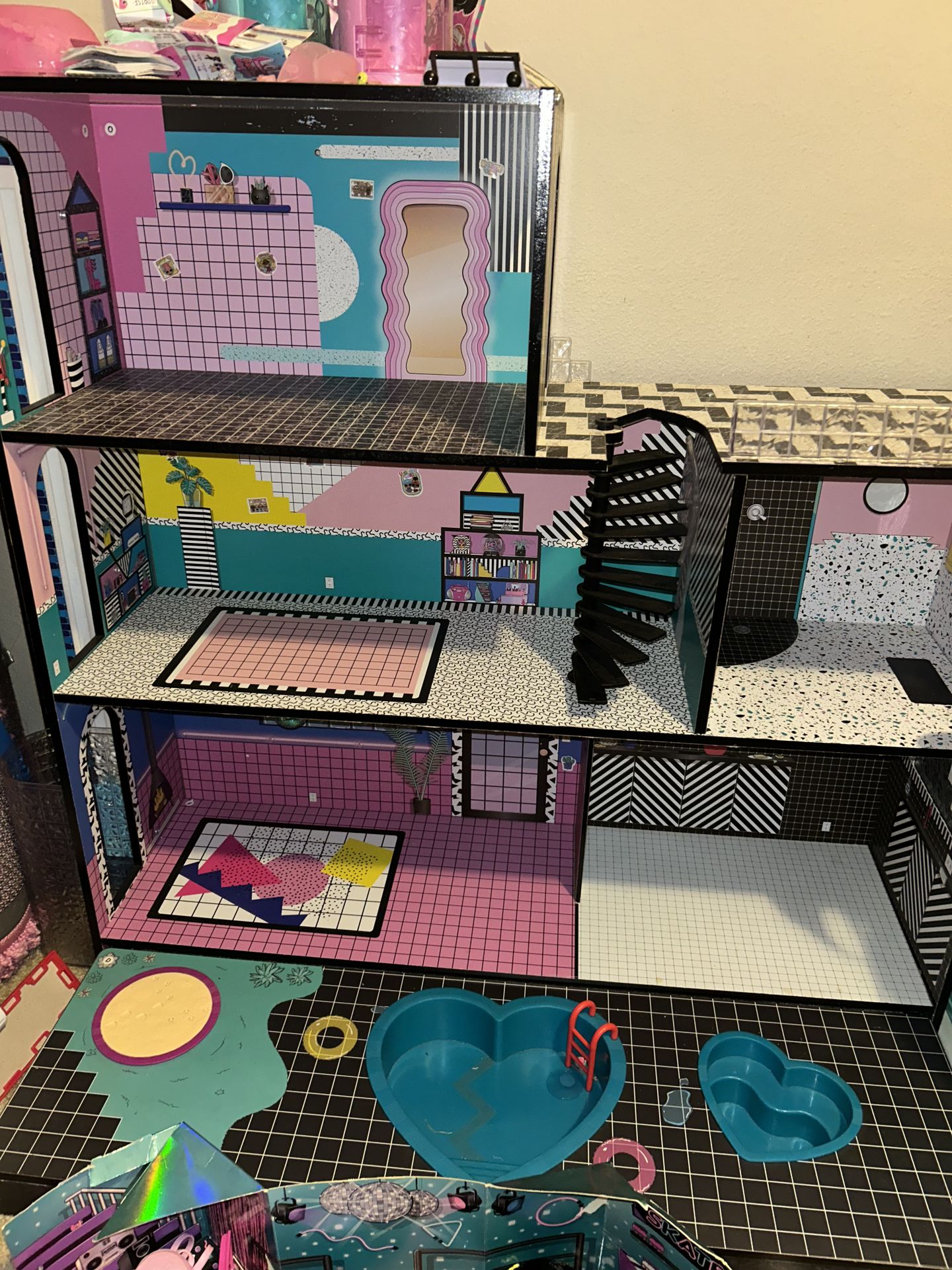 L.O.L DOLL HOUSE