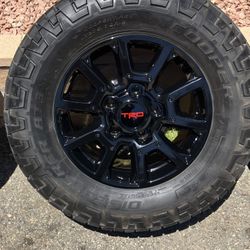 Gloss Black Toyota Tundras TRD from 2007 to 2021, 5x150 bolt pattern