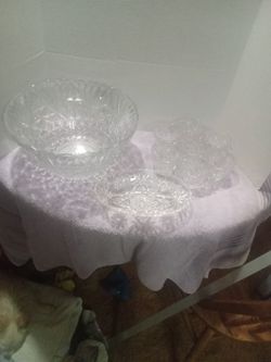 2 Gallon Punch Bowl, 7 Cups & 1 Candy Dish