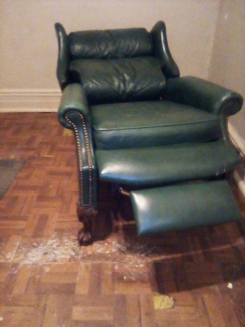 Quality Barca lounger Emerald Green Leather Recliner And