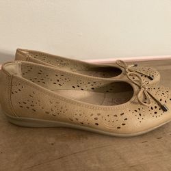 Earth Spirit 8.5 Women's Fashion Ballet Flat shoes beige / tan