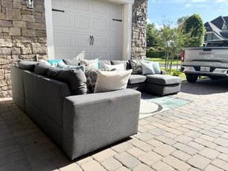 Pristine Grey Sectional U Shape Sofa 