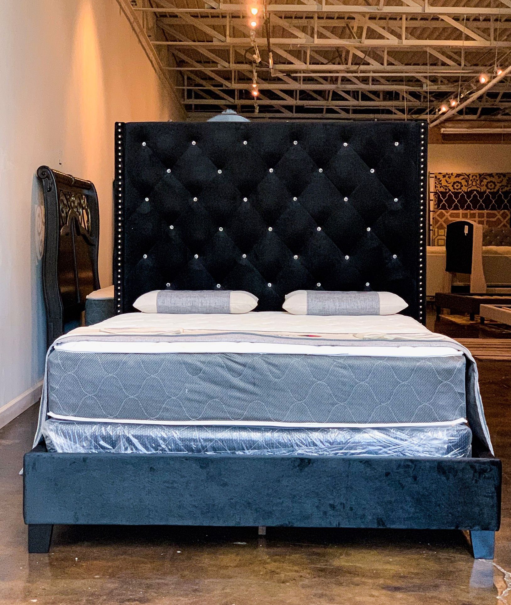 Queen Bed Plus Mattress//King Bed Plus Mattress