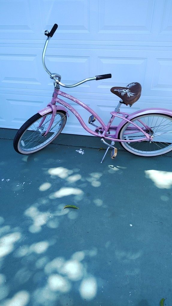 Ladies Trek Wasabi Beach Cruiser