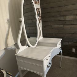 Antique dressing table