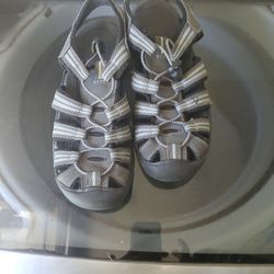 NORTHWEST TERRITORY WATER SHOES SIZE 8 $25.00