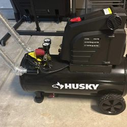 Husky 150PSI HOT DOG COMPRESSOR