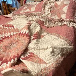 King  Quilt And Shams 