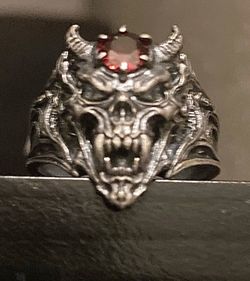 Dracula Ring 925/red gemstone