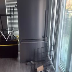 Hisense 17.2-cu ft freezer refrigerator