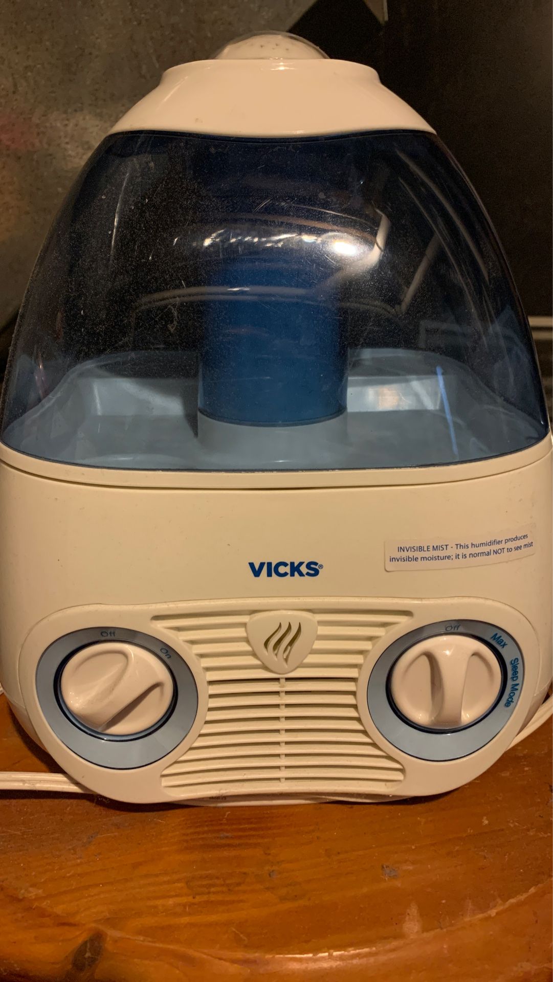 Vick’s Humidifier with stars and moon night light on top