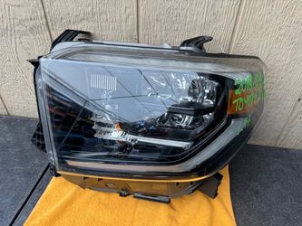 2018 2019 2020 2021 TOYOTA TUNDRA LEFT HEADLIGHT OEM USED