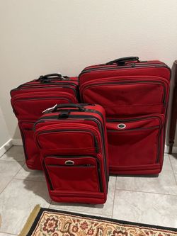 3-Piece Atlantic Softside Luggage, Red, Lightweight, Expandable, in a very good condition.