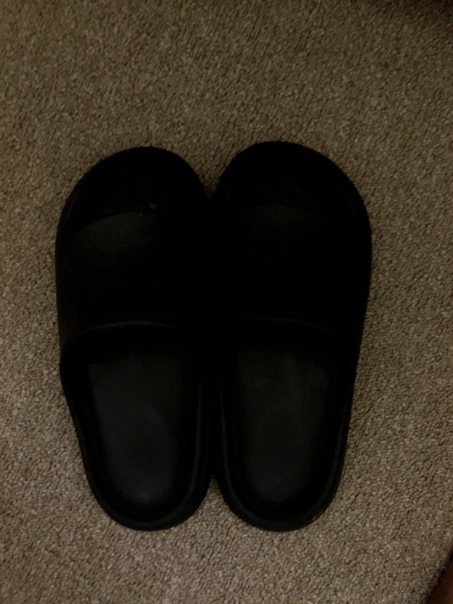 Yeezy Slides Black
