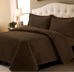 New Tribeca Living Brisbane Queen Size Quilt Set, Chocolate Oversized Fit Bedspread Bedding Coverlet