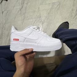 Nike Air Force 1 Low Supreme Black and white