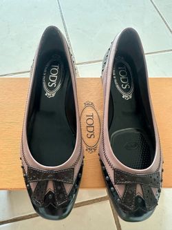 Tods size 5 pink flat shoe