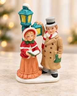 J.L.L. 1988 Hand Painted Ceramic Carolers Under Lamp Post Christmas Figurine