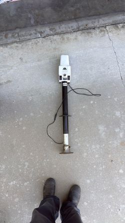 Powered jack