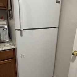 Frigidaire Refrigerator 