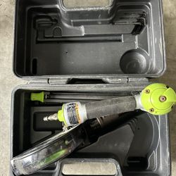 Stinger CS58 Pneumatic Coil Siding Nailer – With Case – 15°