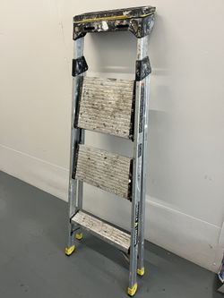 Gorilla 4.5 Ft Ladder GLA-4XT-3