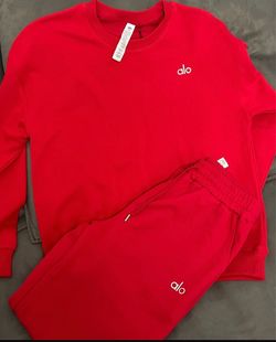 Alo Yoga  Sweatsuit Set