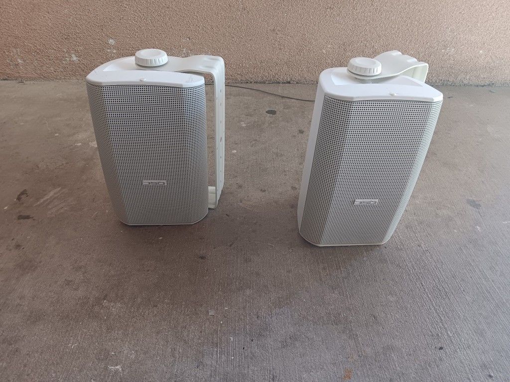 QSC AD552 Outdoor Indoor Speakers