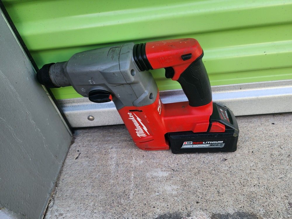 Milwaukee M18 Fuel Hammer Drill WY Battery 6.0 Include $220 Firm