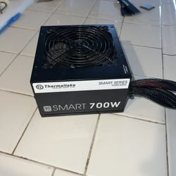 Thermaltake Smart Series Power Supply 700w