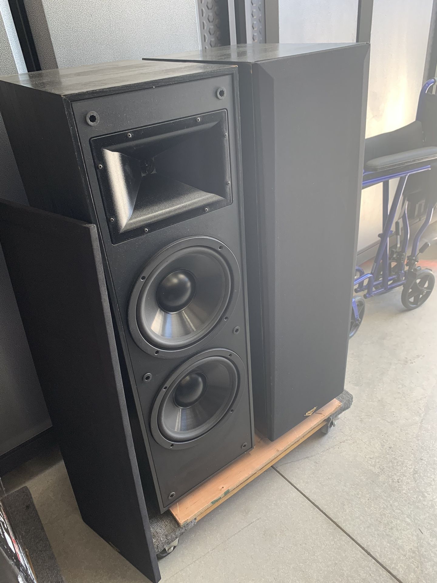 KLIPSCH Klf 10 Speakers for Sale in Jurupa Valley, CA - OfferUp