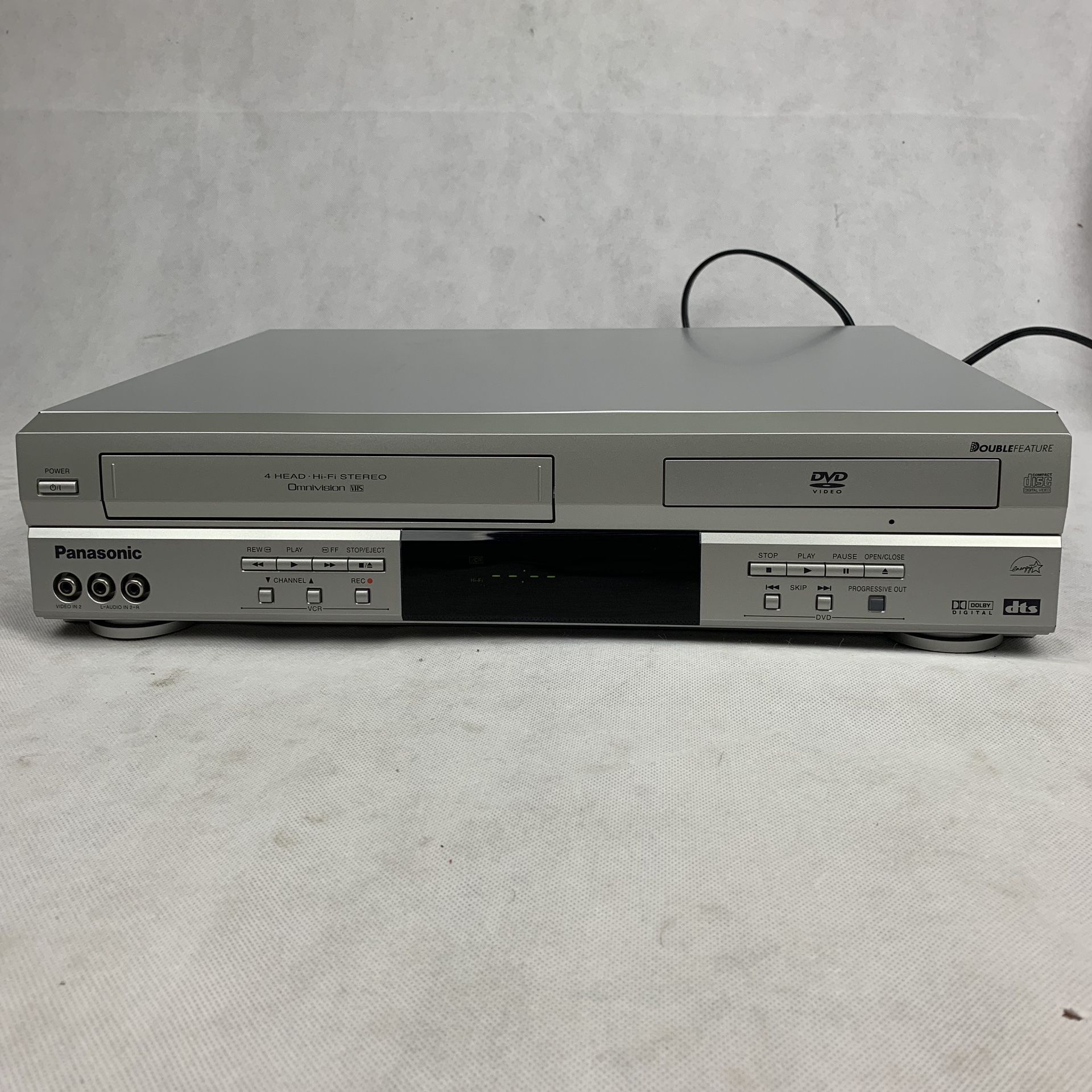 Panasonic PV-D4743S VHS/DVD Combo Player