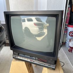 Vintage 1980s Symphonic 19” Color Television VCR Combo Retro Gaming 