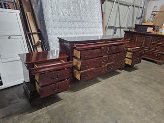 Dresser Set 