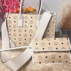 Beautiful Women Handbags 👜 Set Included 